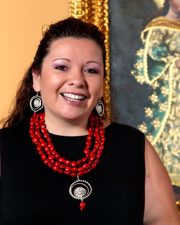 Evelyn Brooks tight #30ADA4