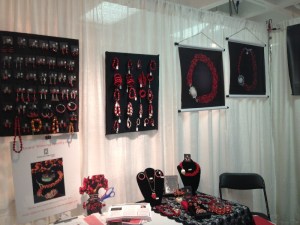 Mis disenhos de joyas son inspirados en la cultura Peruana, usando materia prima Peruana; con disenhos modernos y siguiendo las ultimas tendencias de la moda.