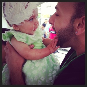 Stella Rose already thinking who will give her make up tips;) when she grew up...#proudmama #latina #cutebaby